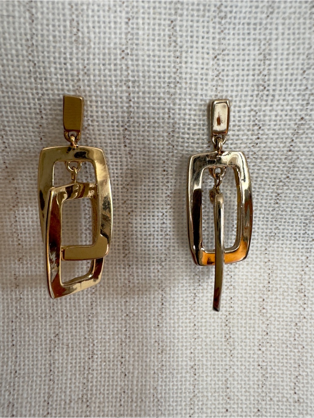 Kenneth Cole 2000s Gold Linked Rectangle Drop Earrings